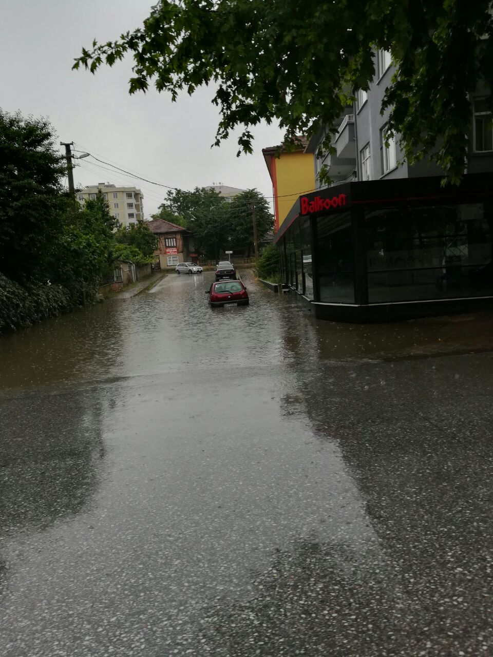Sağanak Yağış Etkisini Gösterdi