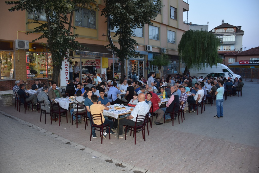Şener Lokantasından 25 Yıllık İftar Geleneği