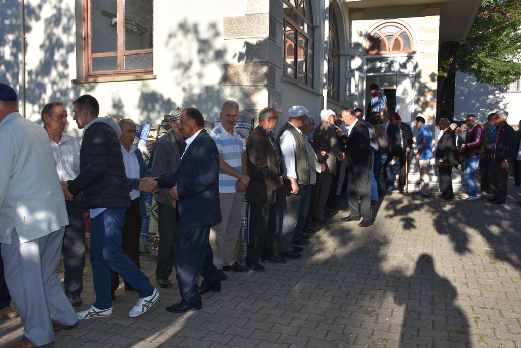 ZİRVEDE 109 YILLIK RAMAZAN BAYRAMI GELENEĞİ