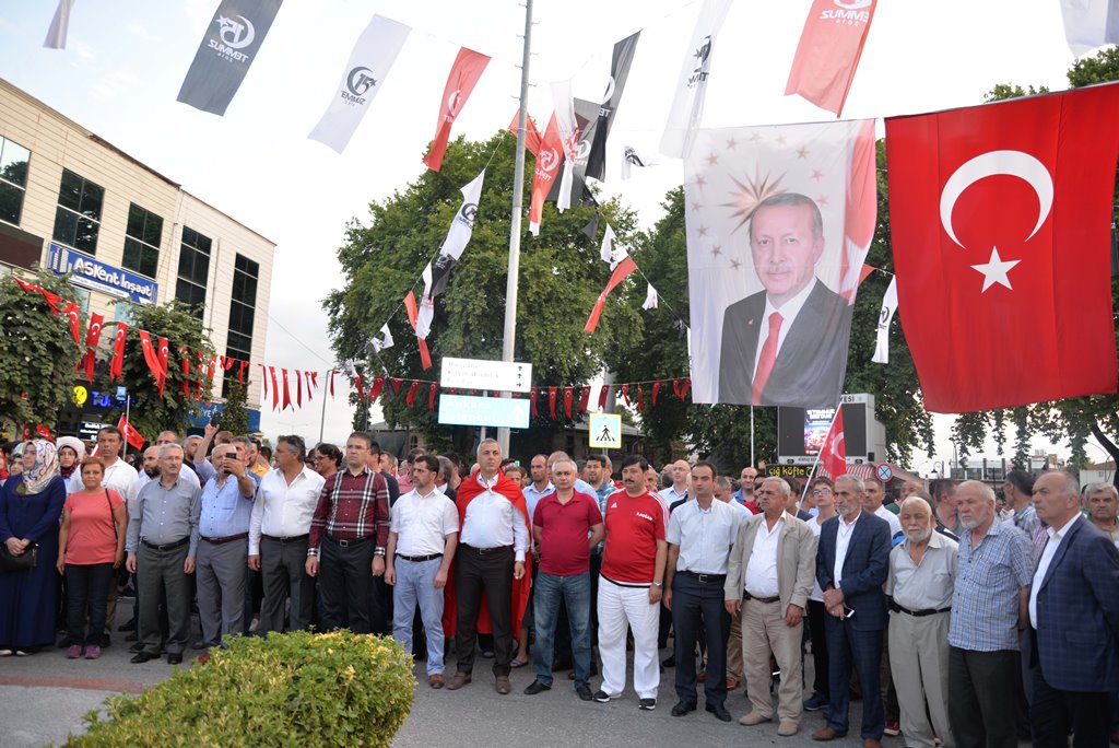 Hendek “Vatan sana canım feda” sesleriyle inledi