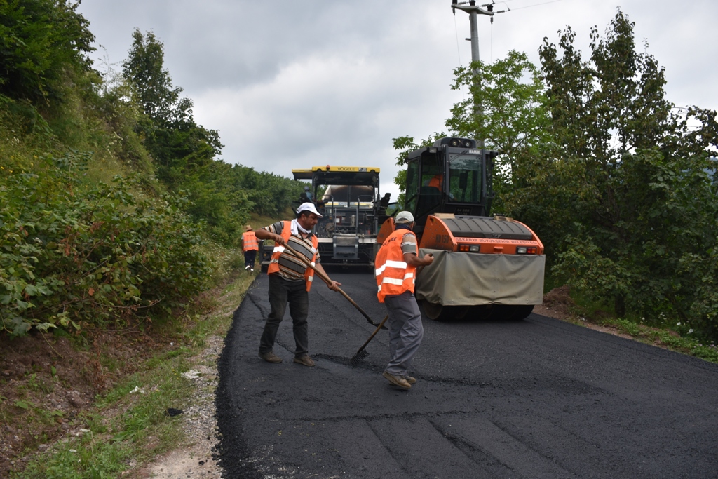 Zirvede Beklenen Asfalt Başladı