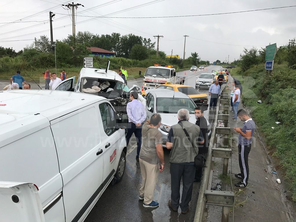 HENDEK’TE ZİNCİRLEME KAZA 6 YARALI