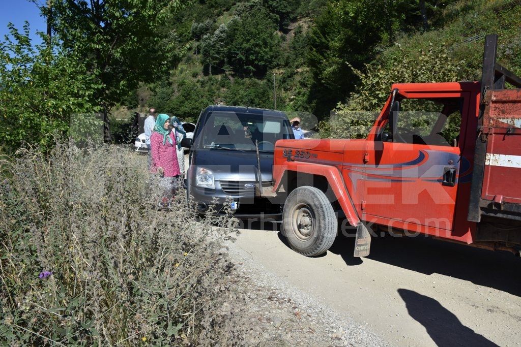 ZİRVE YOLUNDA KAZA 1 YARALI