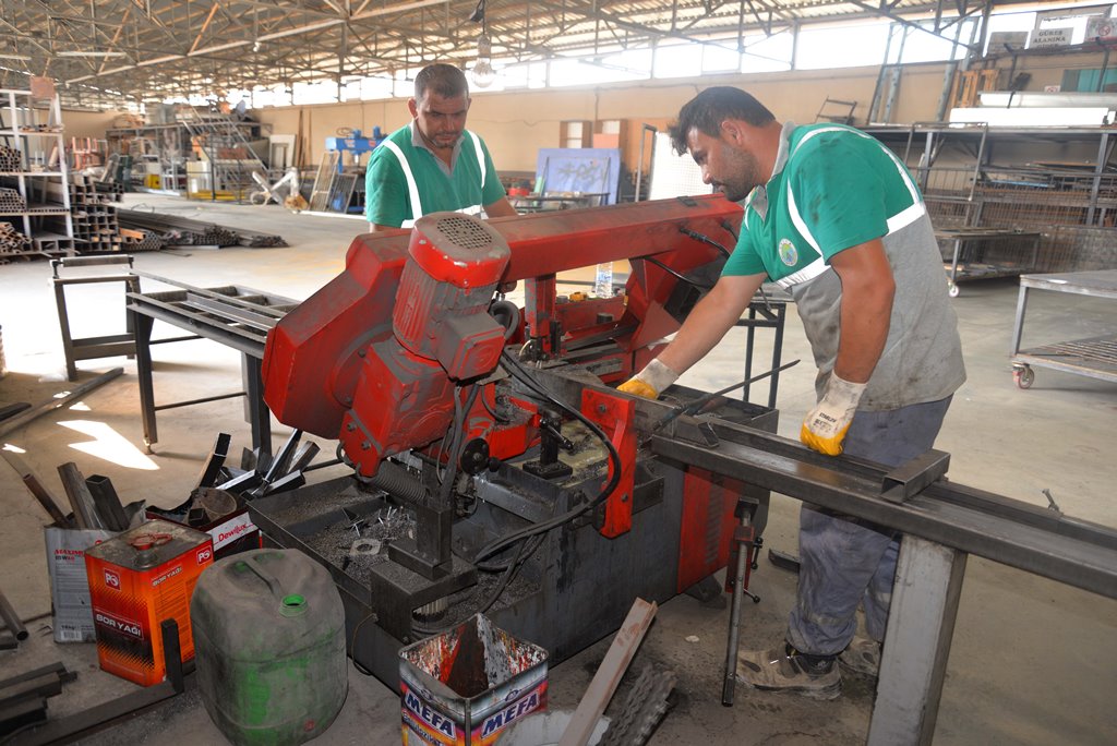 İş makinelerinin onarımını belediye yapıyor