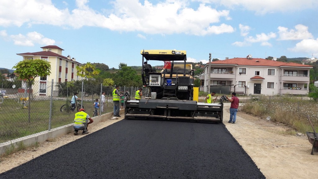 Bayraktepe ve Rasimpaşa Mahallesi’ne asfalt