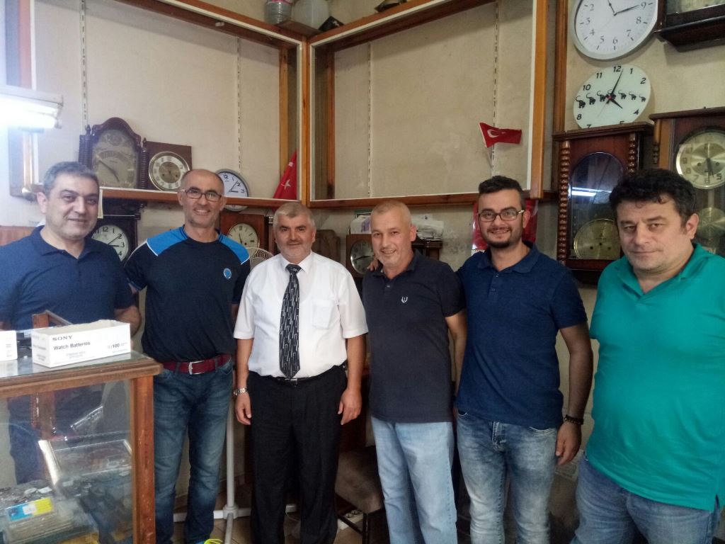 Bedir ve ekibi Esnaflarla Bayramlaştı