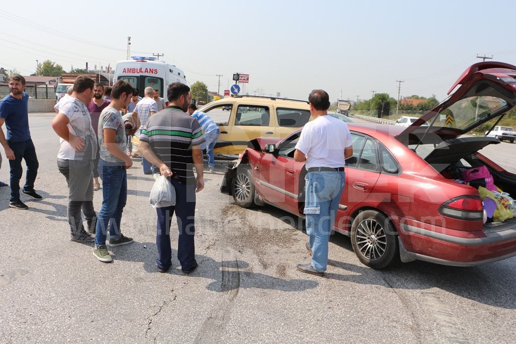 HENDEK D-100’DE KAZA 3 YARALI