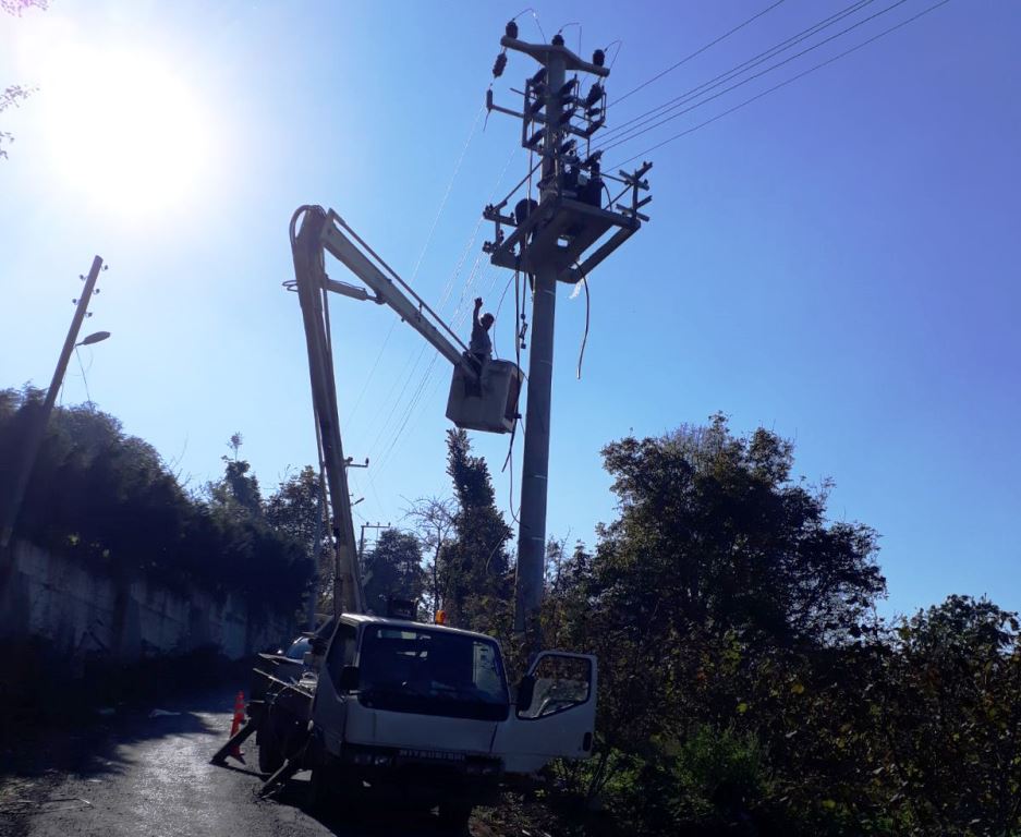Bakacak’ta Elektrik hatları yenilendi