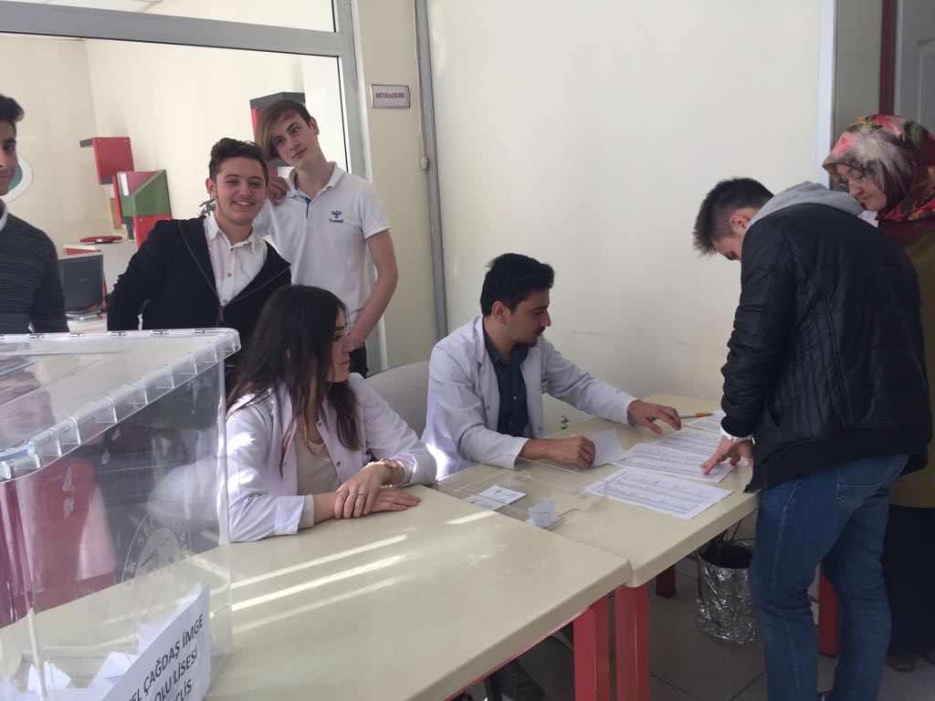 İmge Anadolu Lisesi Okul Başkanını seçti