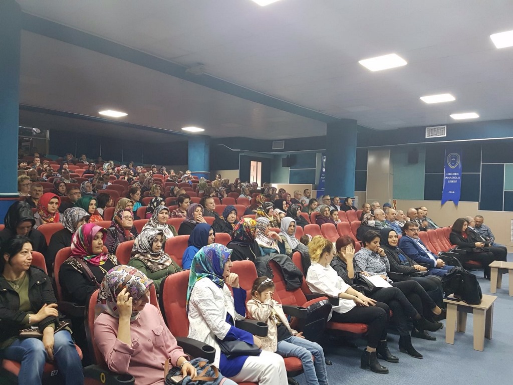 Hendek Anadolu Lisesi Okul Aile Birliği İlk Toplantısını Yaptı