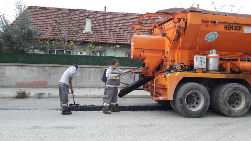 Yol bakım ve onarım çalışmalarına devam