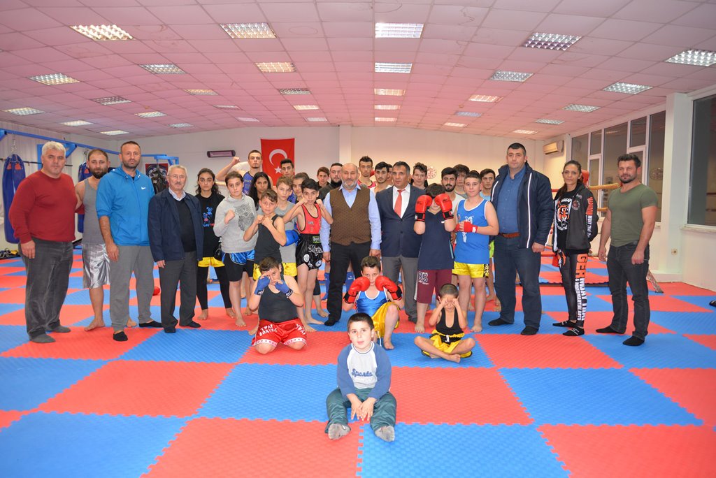 Püsküllü ’den Muay Thai Spor Kulübü’ne ziyaret