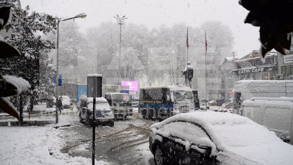 Hendek Beyaza Büründü