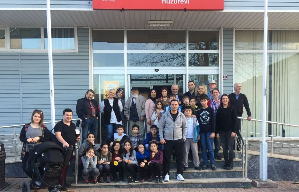 Altunküre Okulu Melek Nişancı Huzurevini Ziyaret Etti