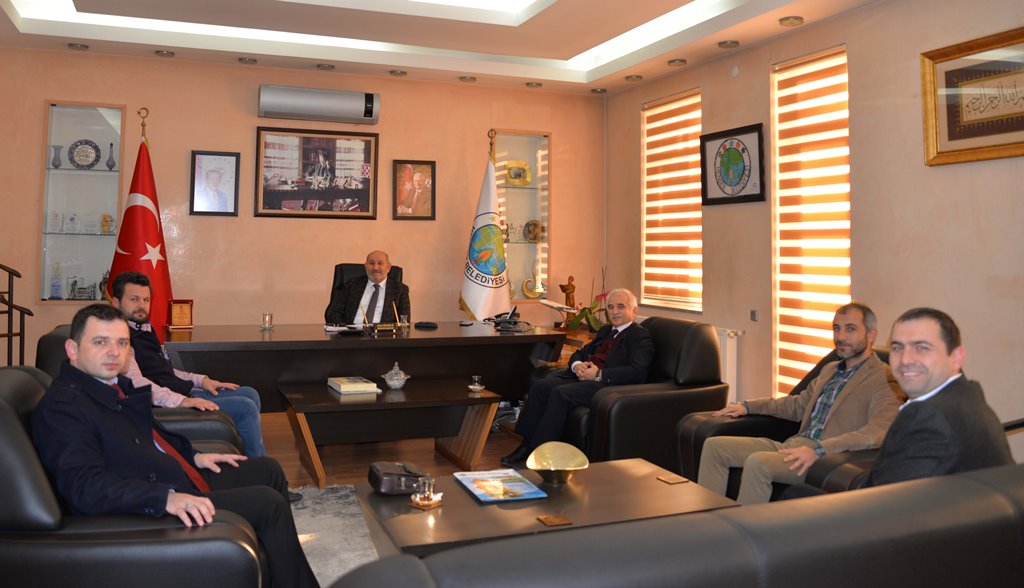 Püsküllü; Hendek’te eğitim hak ettiği noktaya gelmeli