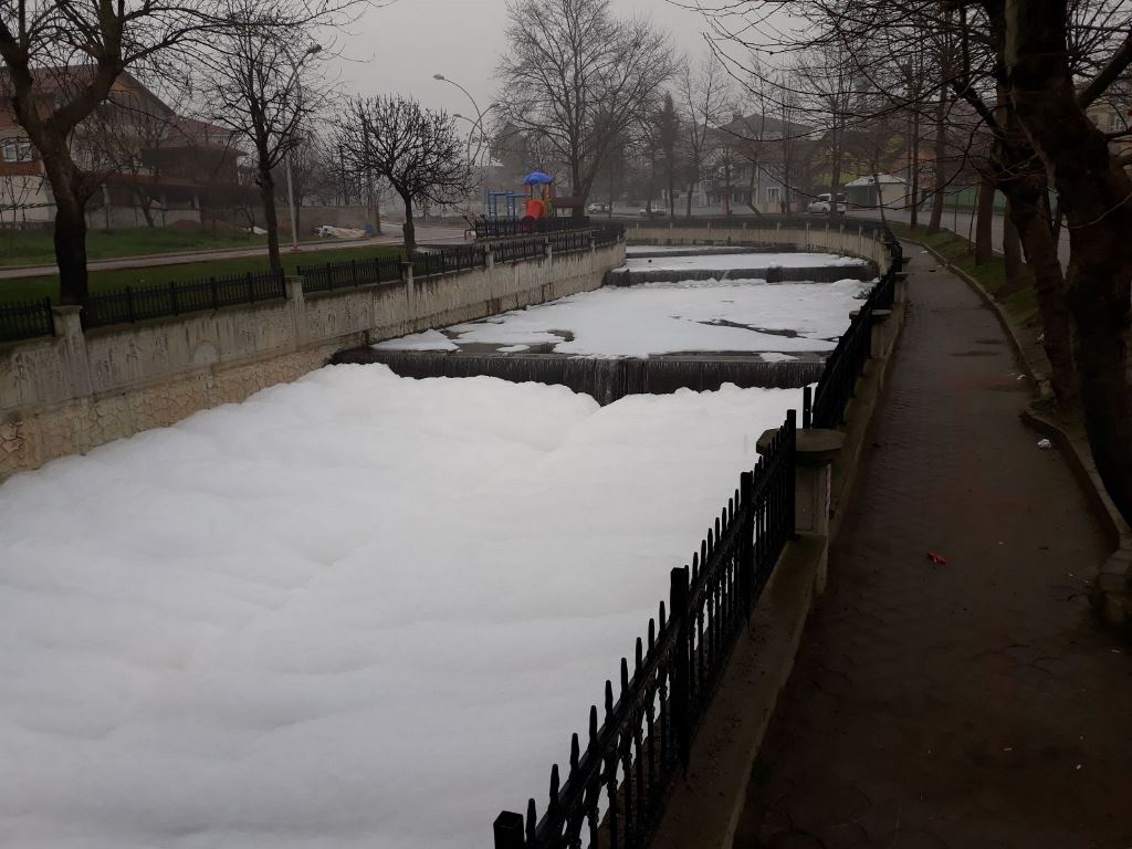 Hendek Uludere Çayı Köpürdü