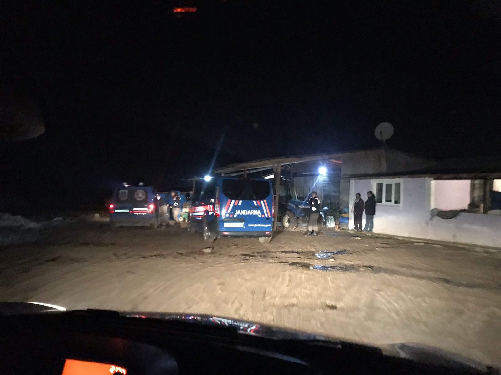 YEM KARMA MAKİNESİNE KAPILAN 4 YAŞINDA Kİ ÇOCUK HAYATINI KAYBETTİ