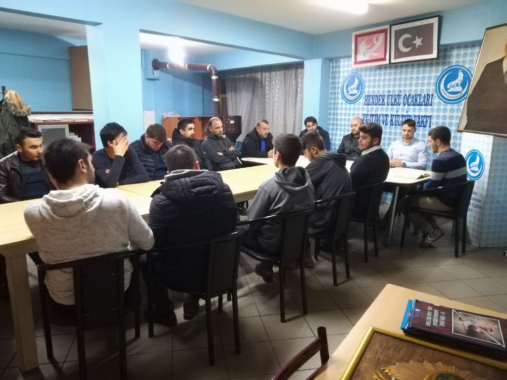 Ülkücüler Fetih Suresini Okuyarak Mehmetçiklerimiz İçin Dua Ettiler