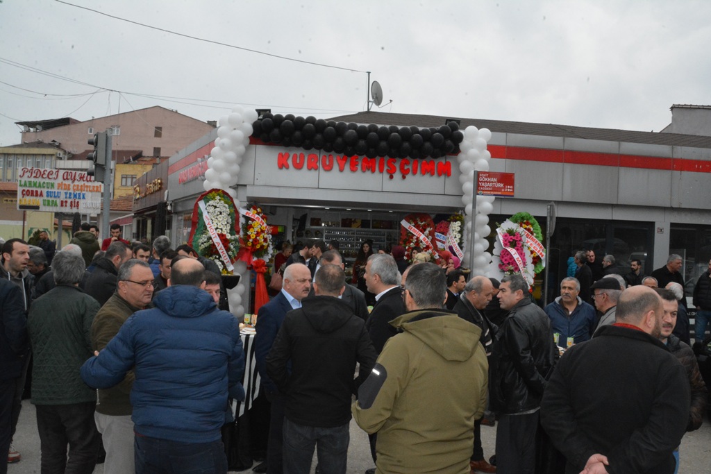 KURUYEMİŞÇİMM AÇILDI