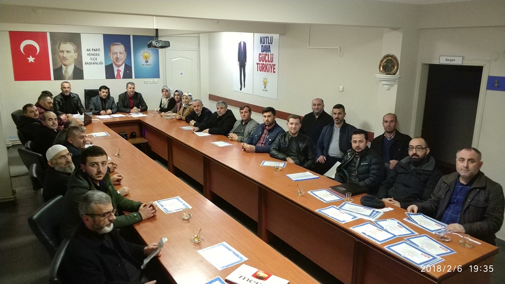 Ak Parti Hendek Toplantısında Eğitim Yatırımları Konuşuldu
