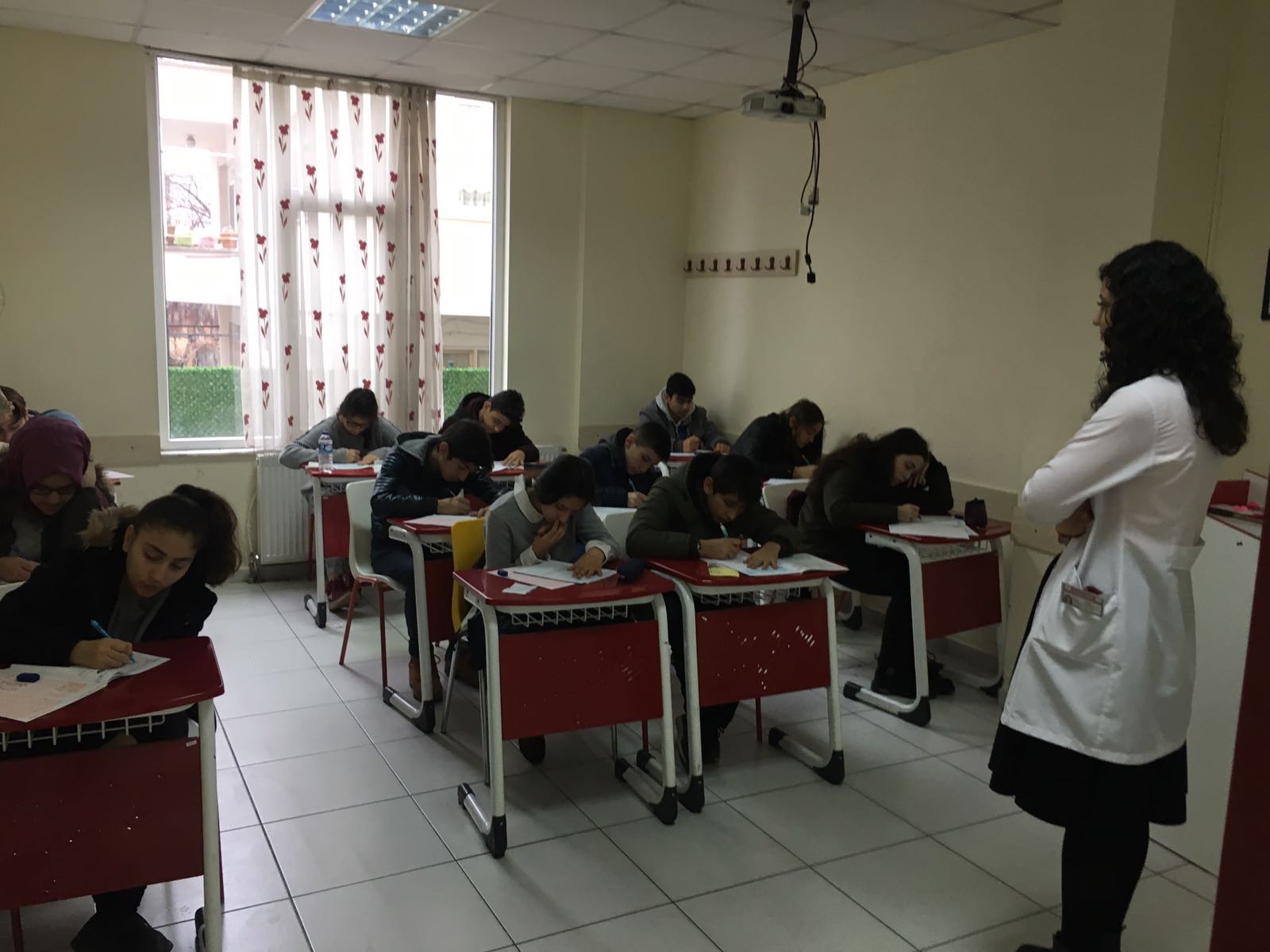 İmge Anadolu Lisesi İlk Bursluluk Sınavını Yaptı