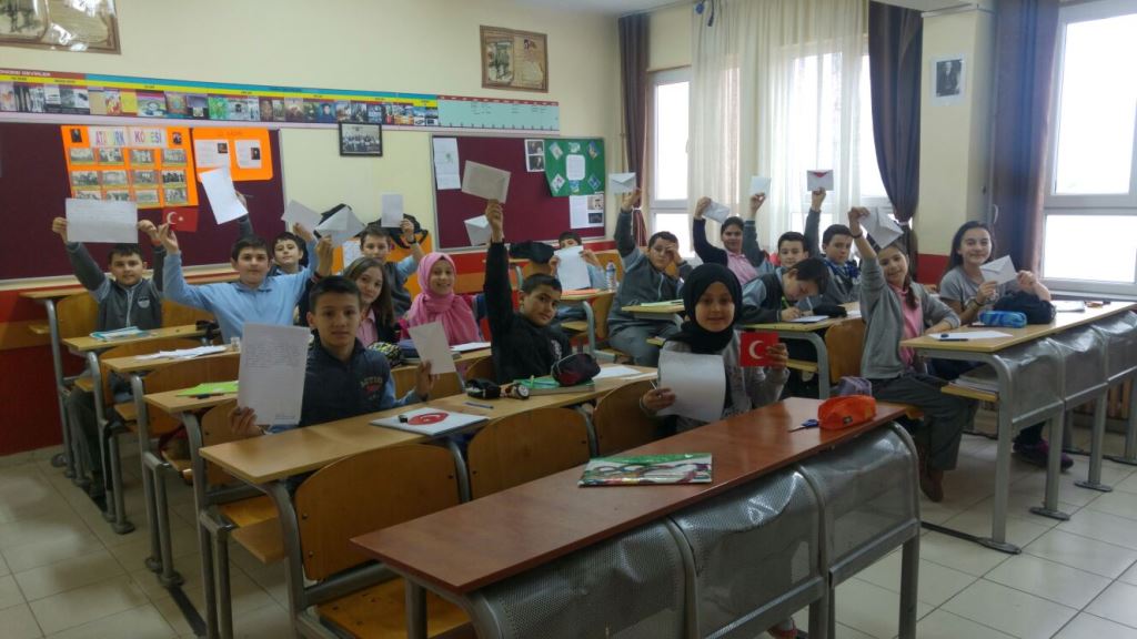 Kazımiye Cumhuriyet Ortaokulu Öğrencileri Afrin’deki Mehmetçiğimize Moral Mektubu Yolladı
