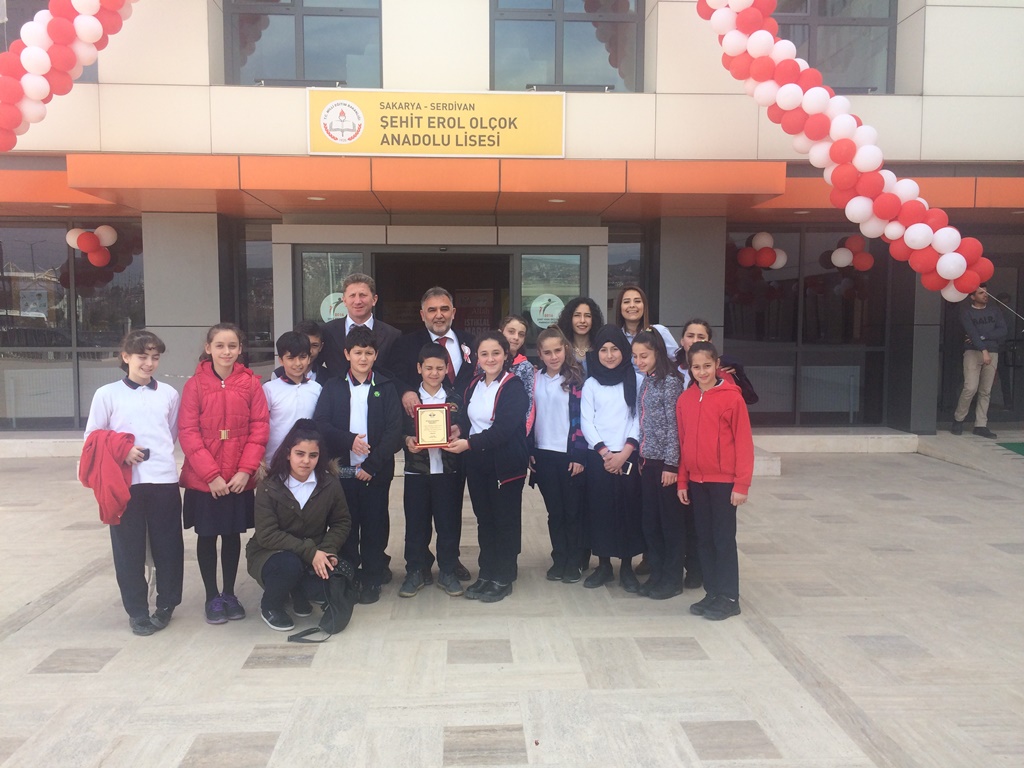 Uzuncaorman Murat Nişancı Ortaokulu Ödülünü Sakal’dan Aldı