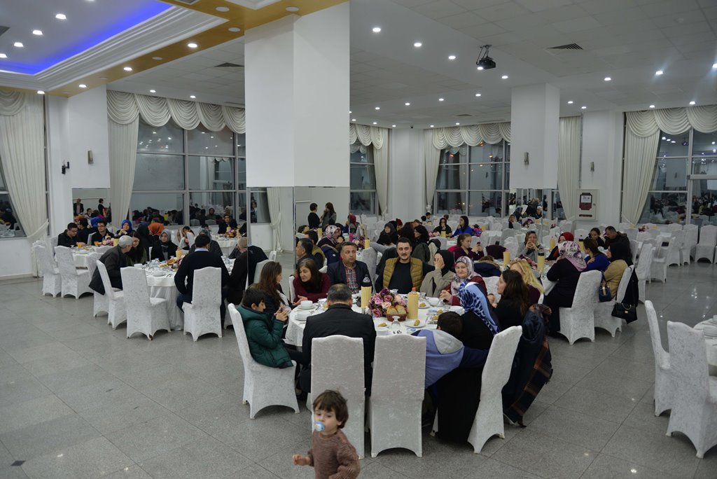  Sağlıkçılar Yemekte Buluştu