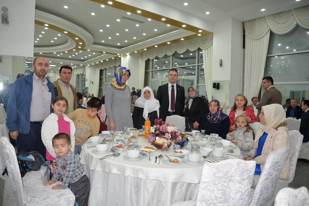 Hendek Kaymakamlığı Şehit ve Gazi Aileleri İle Buluştu