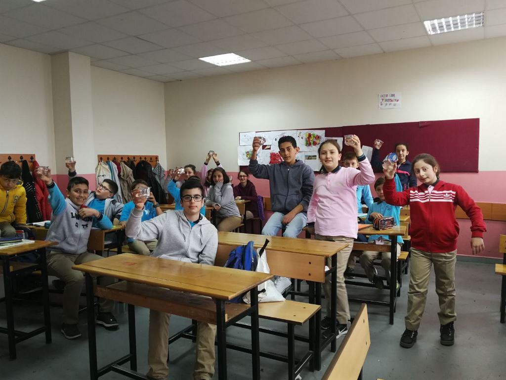 Su Gününde Öğrencilere Su Dağıtıldı