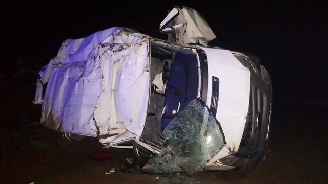Bariyerler Çarptı Sürücü Hayatını Kaybetti