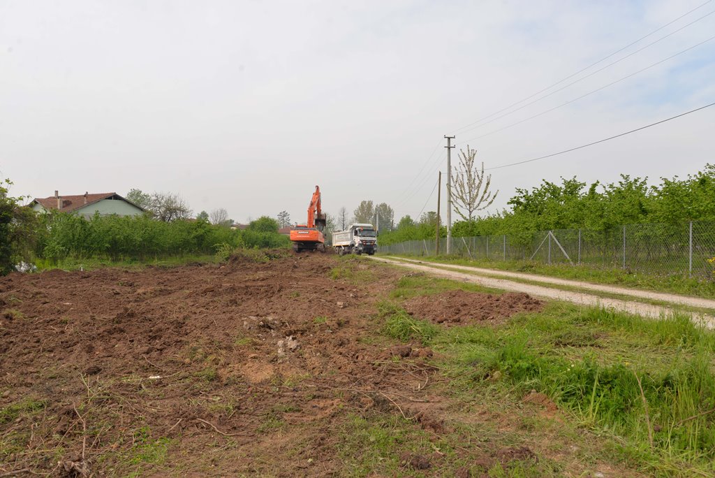 Akova ve Rasimpaşa’da Yol Açma, Yenimahalle'de Yaya Yolu Çalışması
