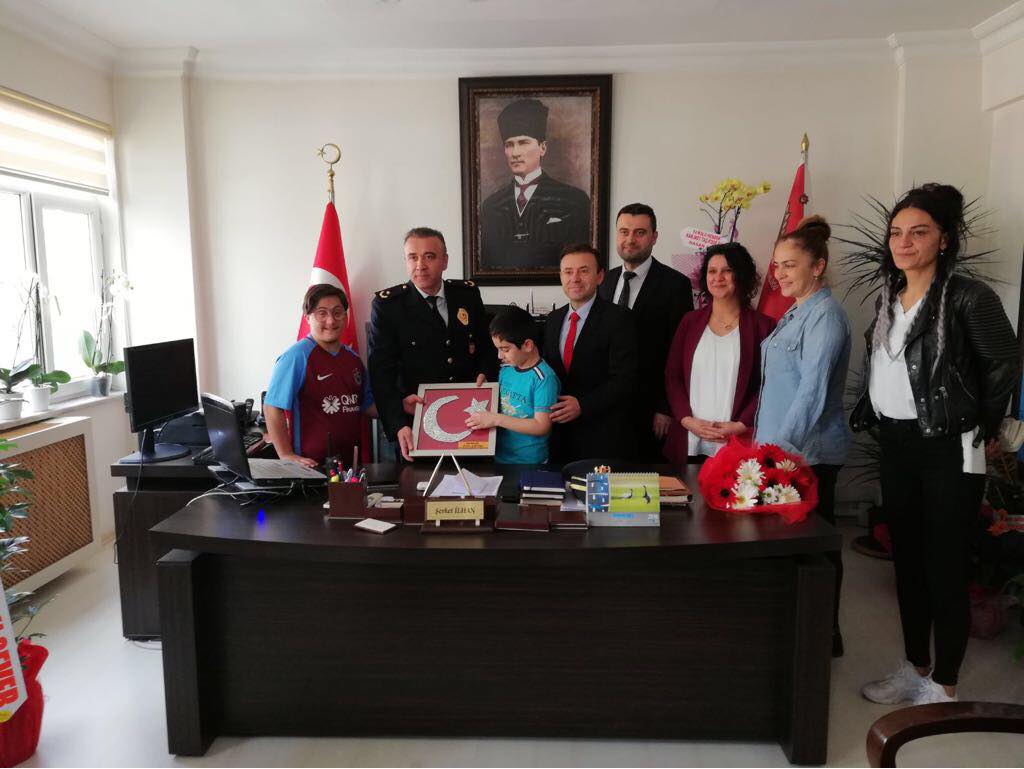 Özel Çocuklar Emniyet Müdürü İlhan’ı Ziyaret Etti