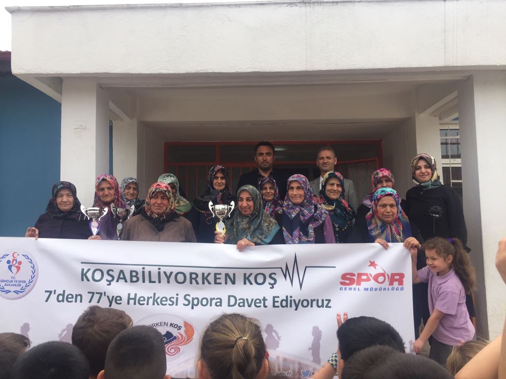 OKUMA YAZMA KURSİYERLERİNDEN ETKİNLİK