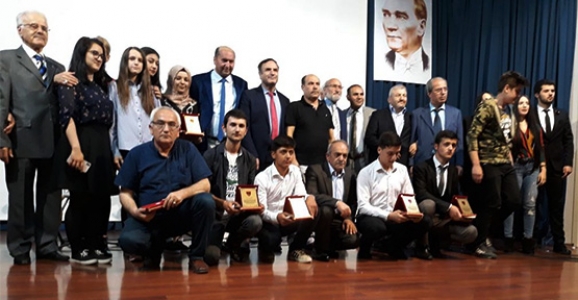 Hendek Mesleki ve Teknik Lisesinden Şiir Dinletisi