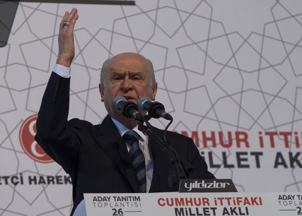Bahçeli’den Emeklilikte Yaşa Takılanlara Müjde