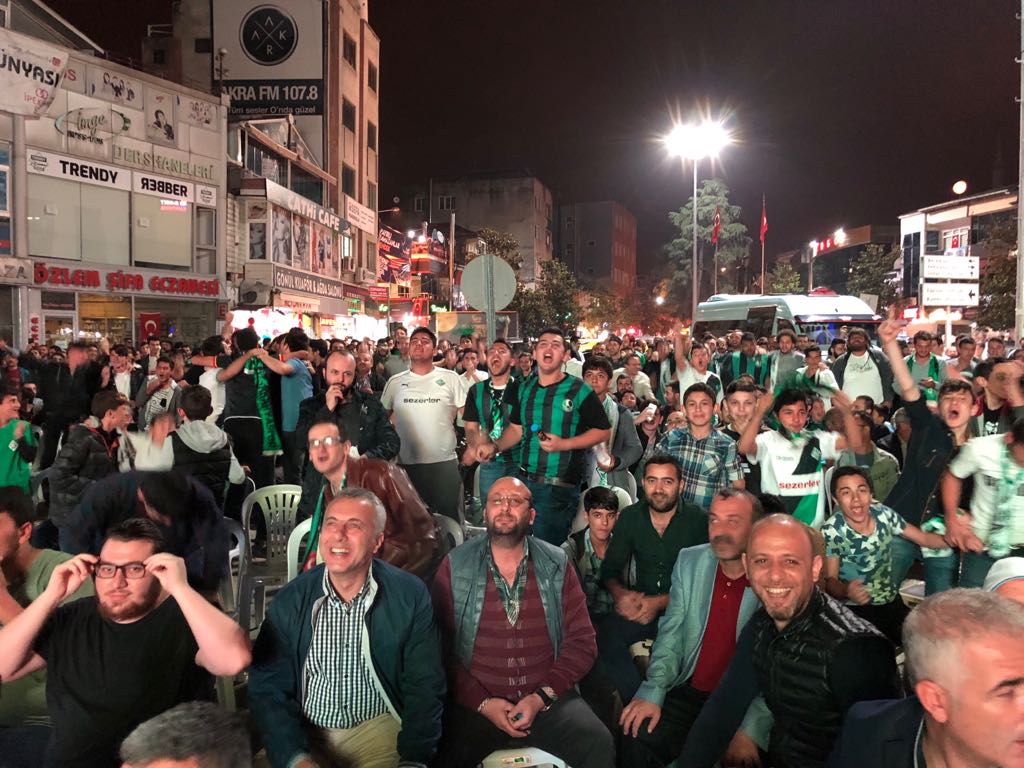 Hendek Meydan’da Sakaryaspor Coşkusu