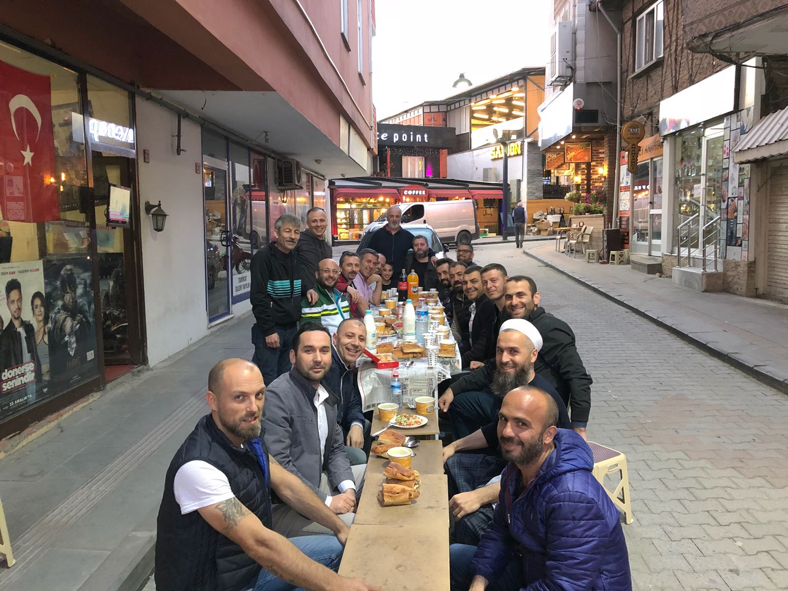 Abili Kardeşli Hep Birlikte Oruç Açtılar