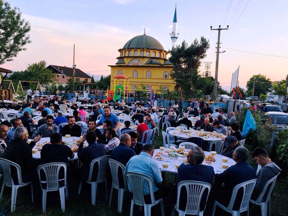 Geleneksel Çiftlik Mahallesi İftarı Yapıldı