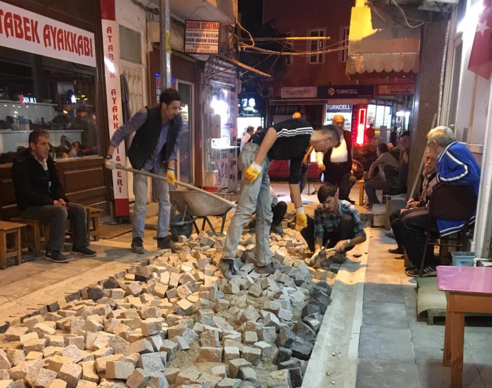 Orta Çarşı’da Çalışmalar Gecede Devam Ediyor