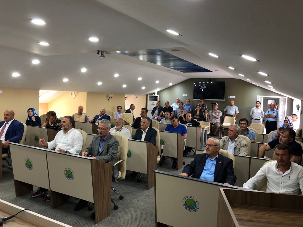 Meclis Toplantısına Atatürk Parkının İhalesi Damga Vurdu