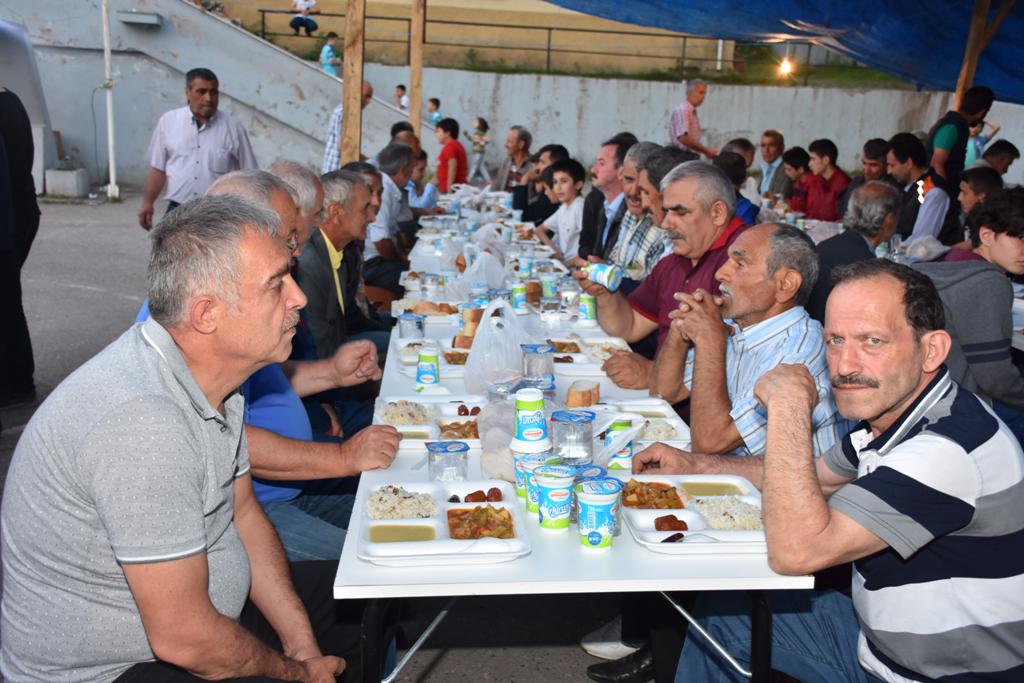 Zirvede İftarda Buluştular
