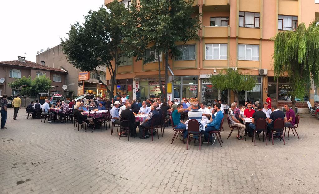 Şener Lokantasından 26 Yıllık İftar Geleneği