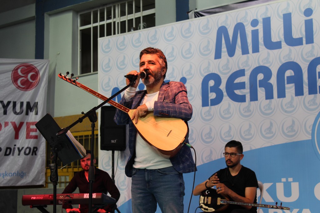 Ülkücüler Kınık ve Yılmaz'la Coştu