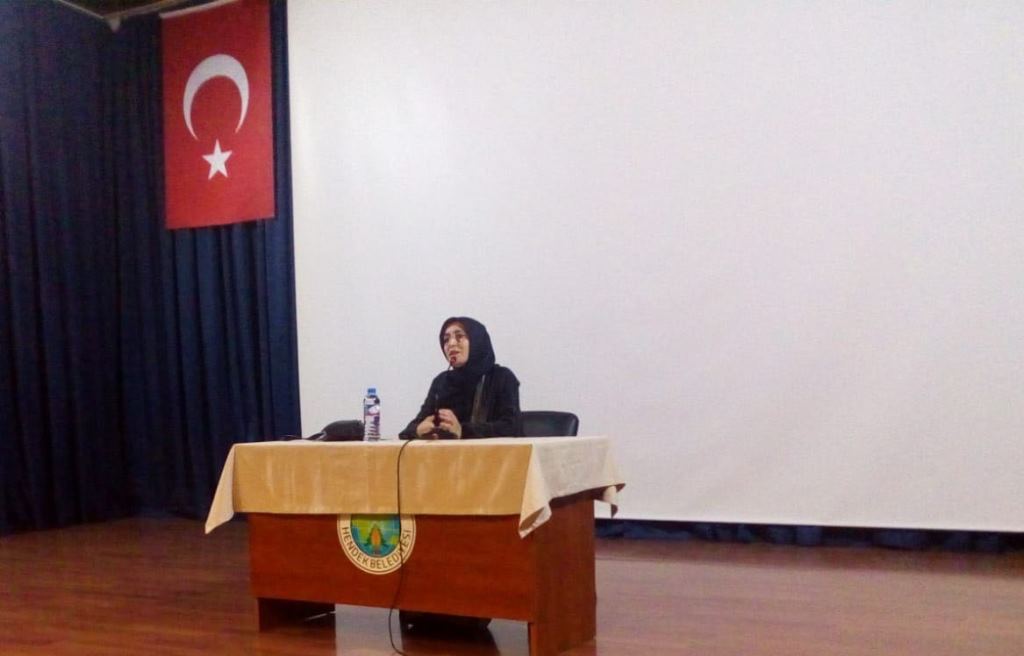 AK Parti Kadın Kollarından Seminer