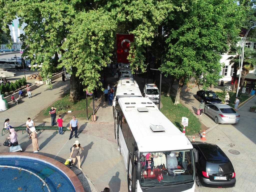 Denize 30 otobüs, 850 kişi gitti