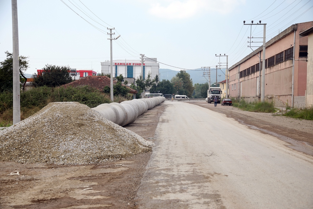 Hendek’in o caddesinde çalışmalar başladı