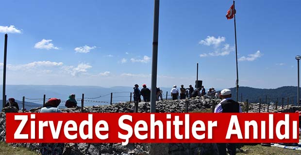 Zirvede Şehitler Anıldı