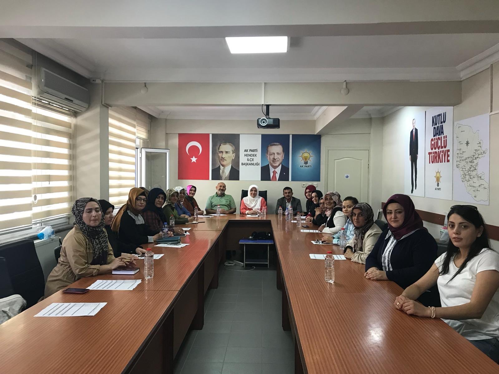 Ak Parti Kadın Kollarından Değerlendirme Toplantısı