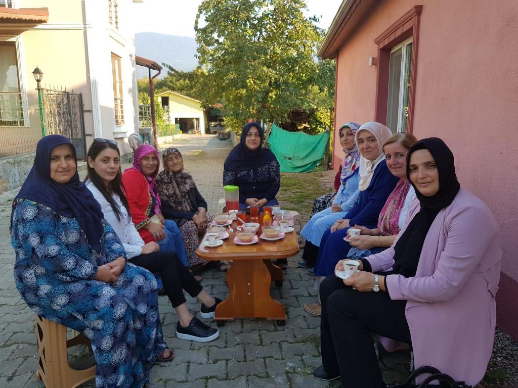 Ak Parti Kadın Kolları Çalışmalara Devam Ediyor